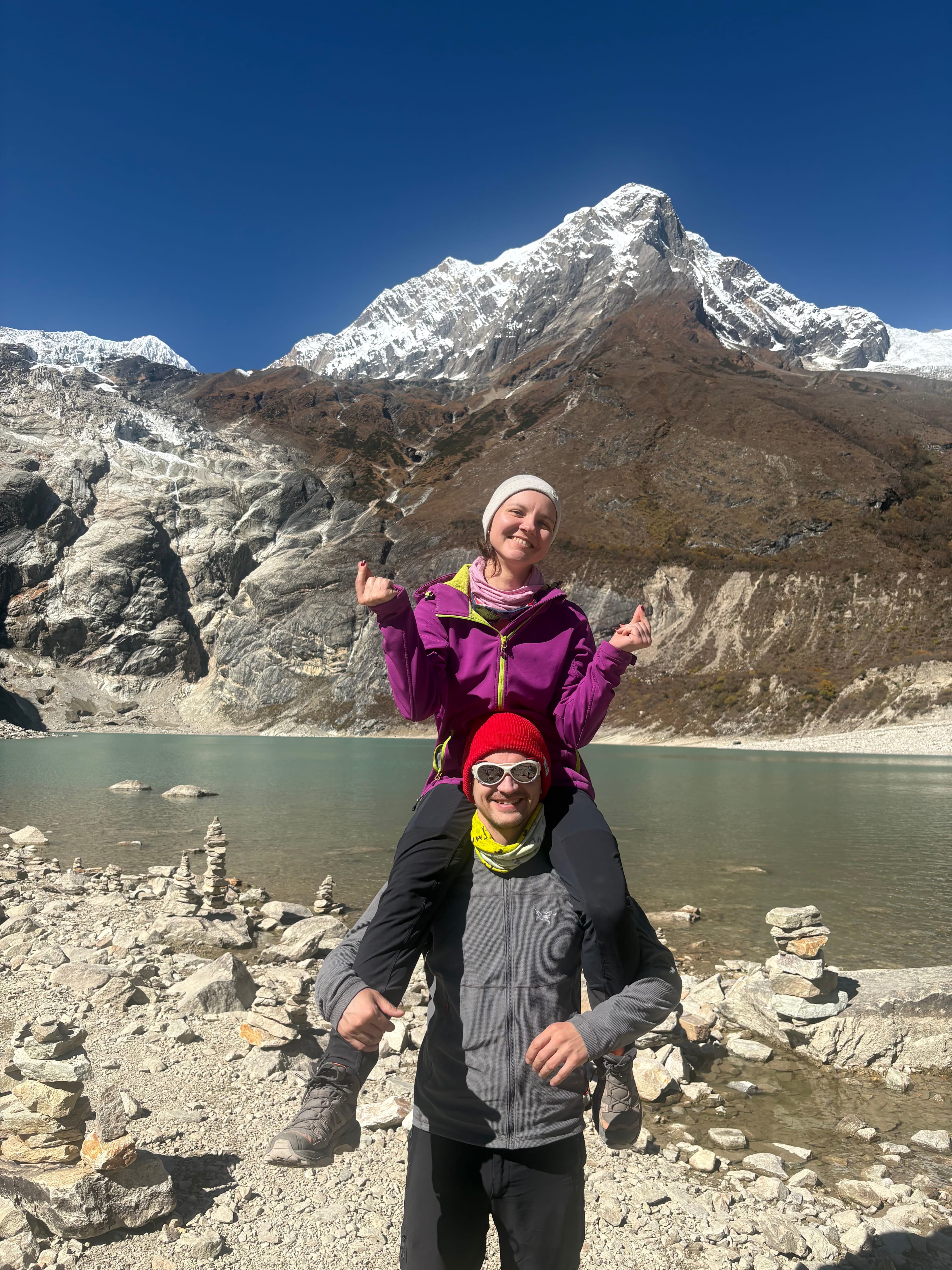 Climbing through glacier icefalls together